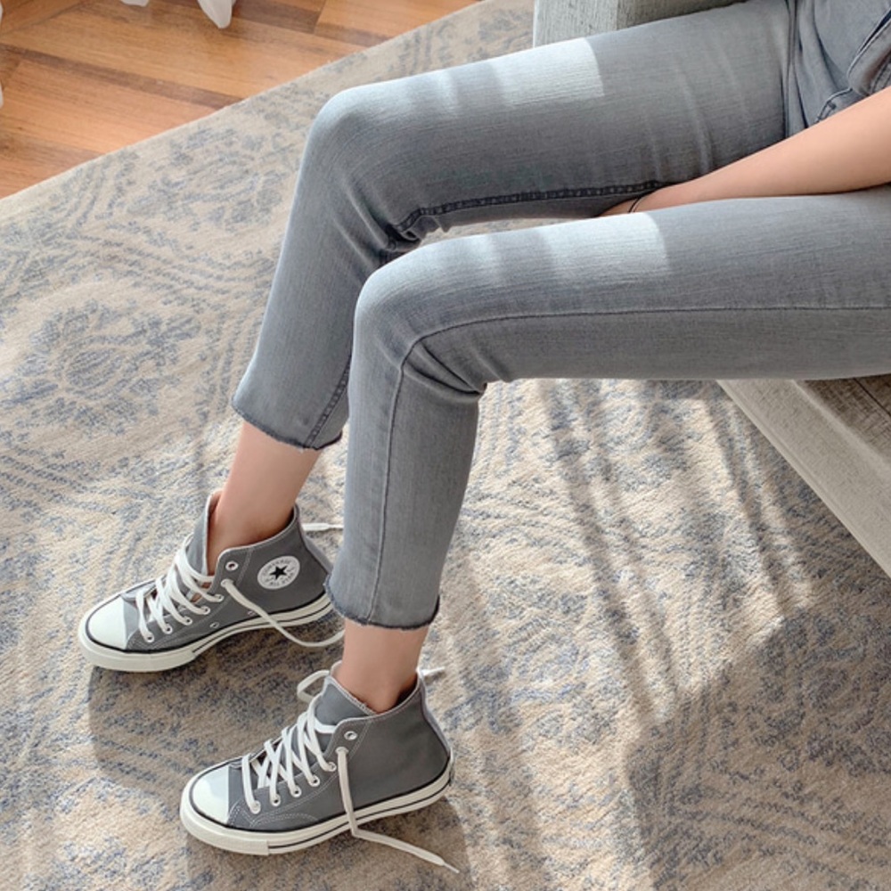 Grey Washed Cropped Skinny Jeans